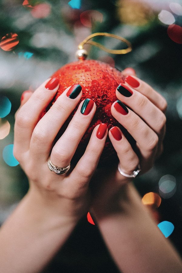 Faux ongles de Noël : l'accessoire indispensable pour les festivités !