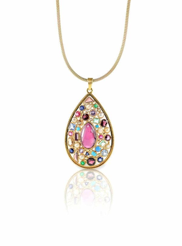 Pendentif avec rubis : la lueur de luxe